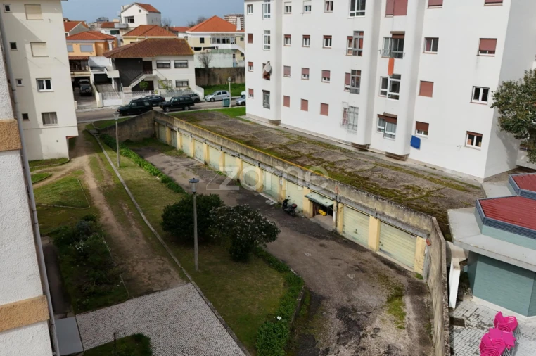 Garagem para Venda em Buarcos Foto 10