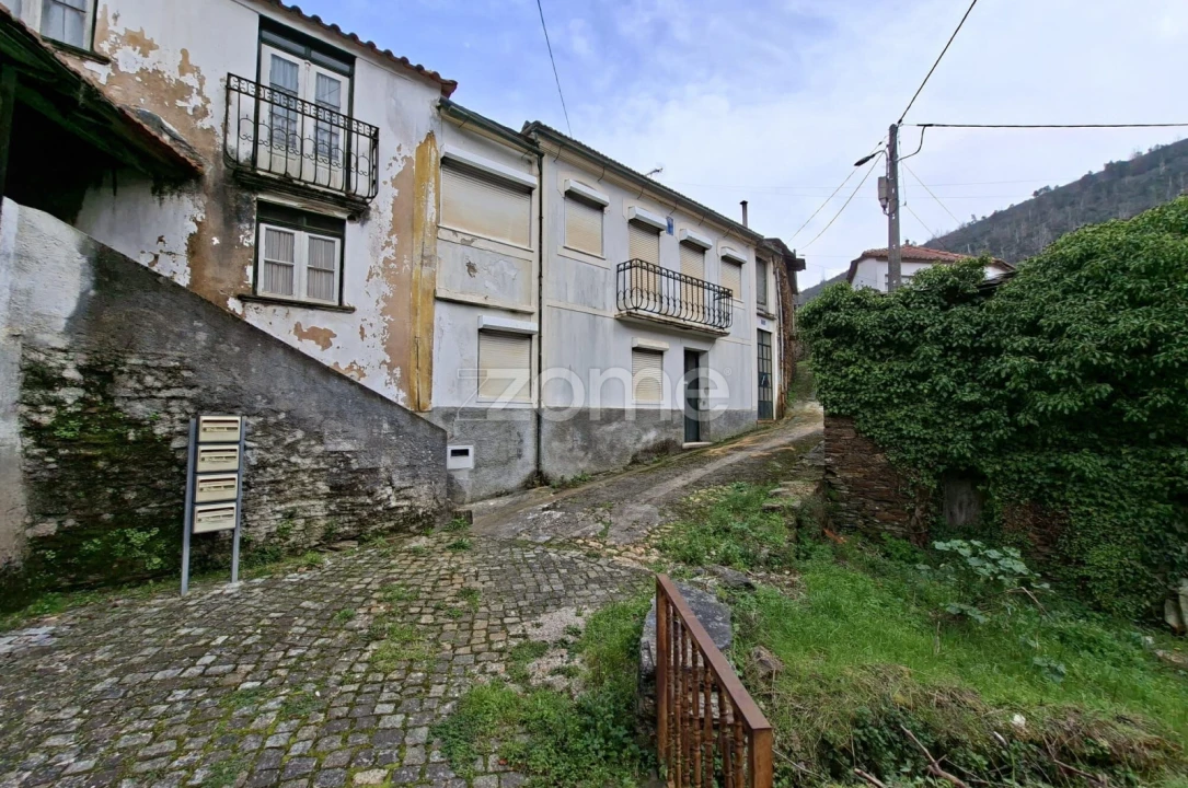 Moradia T3 para Venda em Cepos e Teixeira Foto 1