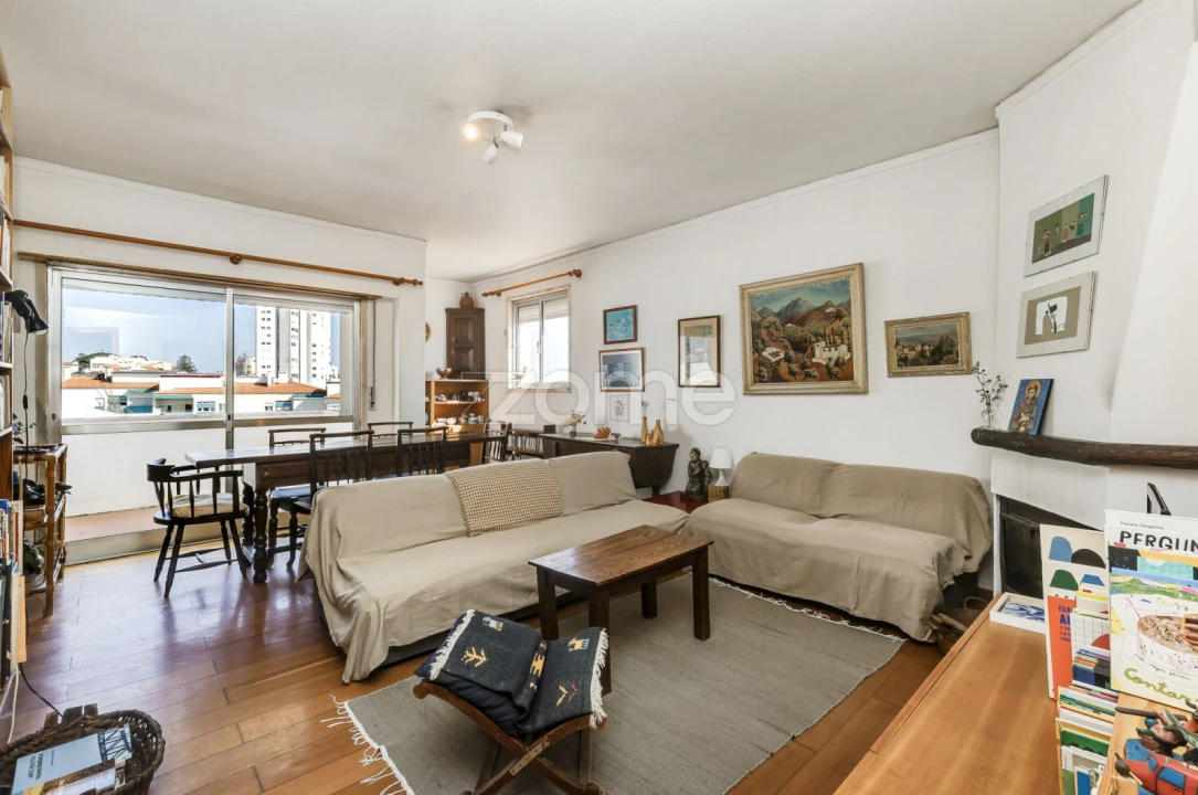 Apartamento T3 para Venda em Carcavelos e Parede Foto 6