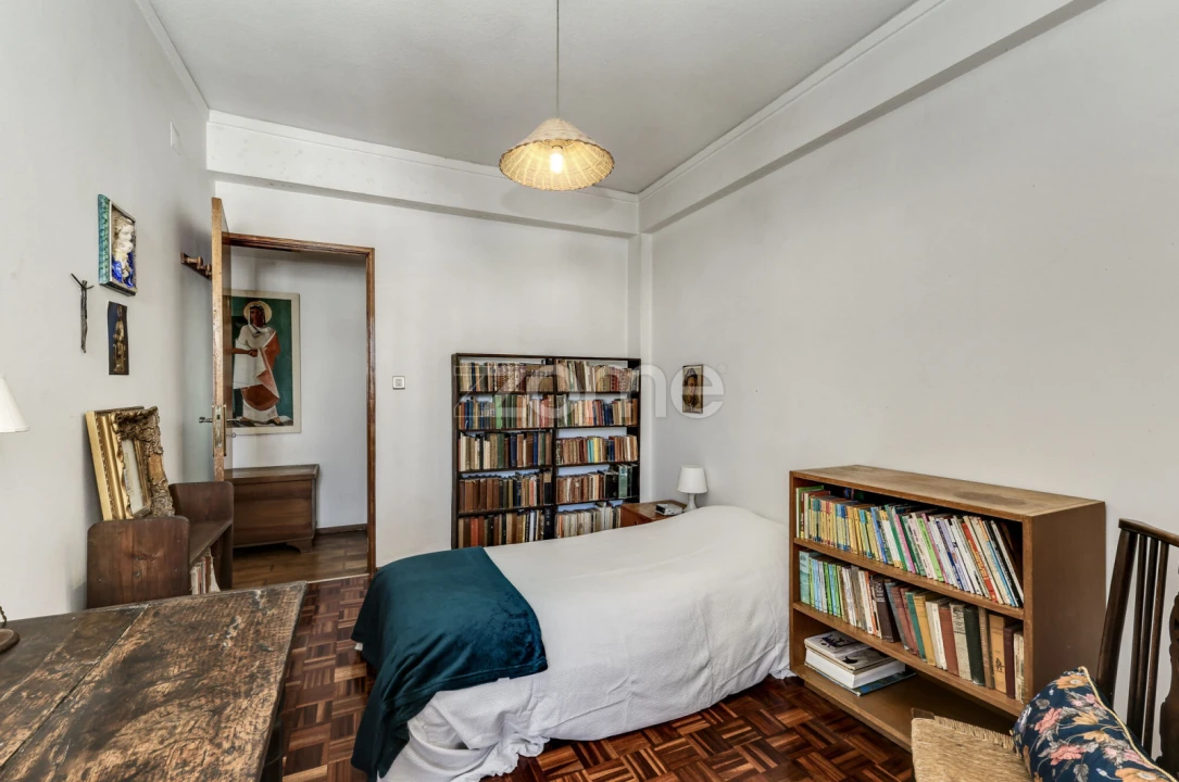 Apartamento T3 para Venda em Carcavelos e Parede Foto 19