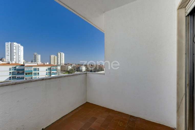 Apartamento T3 para Venda em Carcavelos e Parede Foto 10