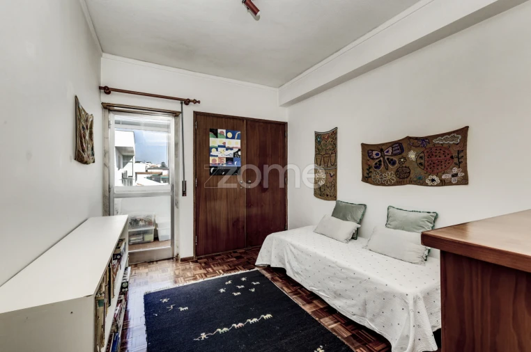 Apartamento T3 para Venda em Carcavelos e Parede Foto 16