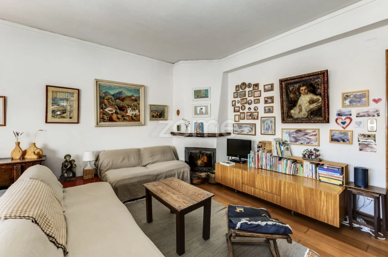 Apartamento T3 para Venda em Carcavelos e Parede Foto 9