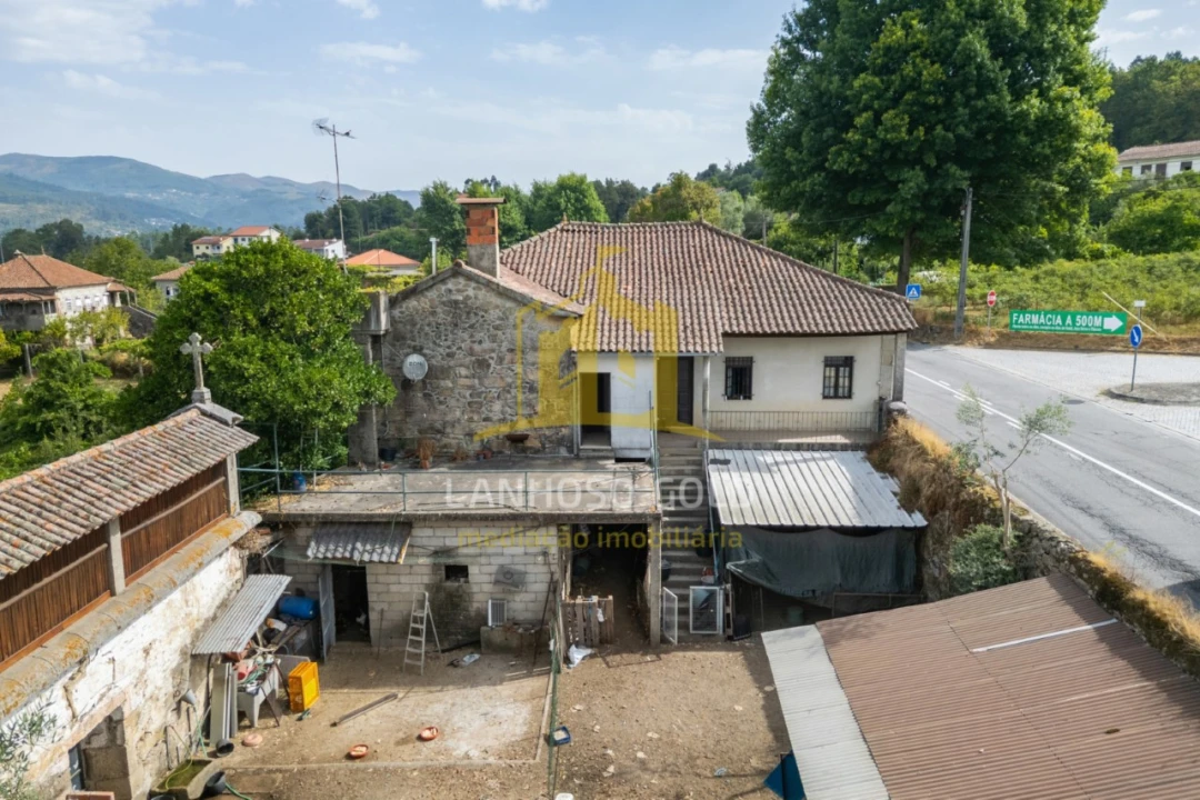Moradia T4 para Venda em Caldelas, Sequeiros e Paranhos Foto 1