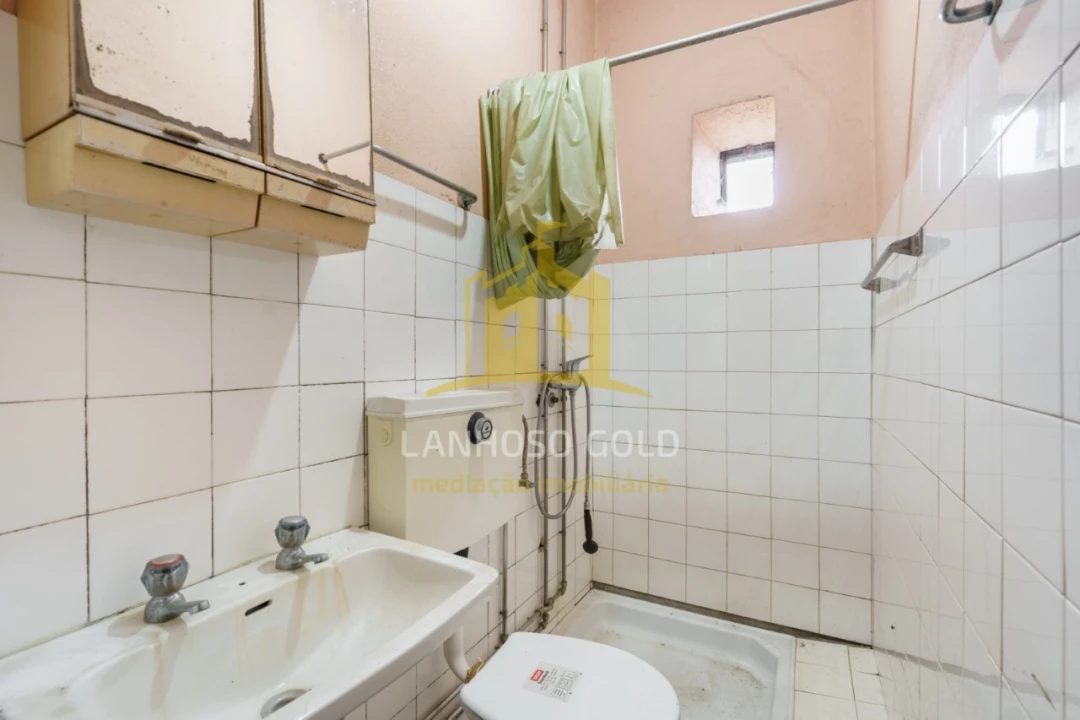 Moradia T4 para Venda em Caldelas, Sequeiros e Paranhos Foto 9