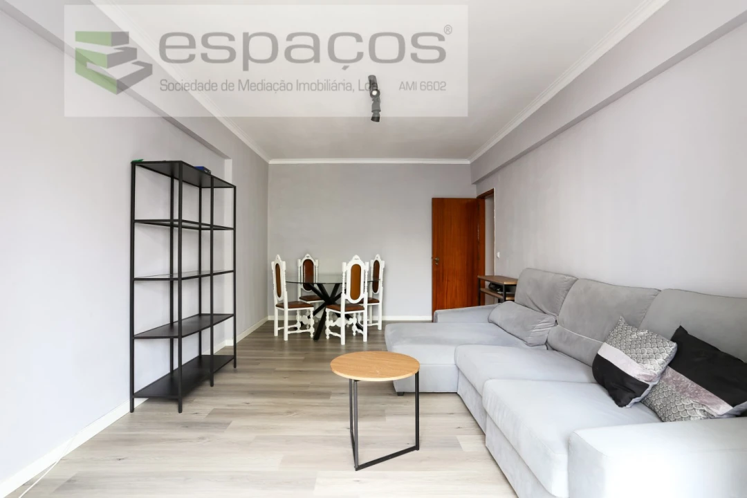Apartamento T1 para Arrendamento em Queluz e Belas Foto 4