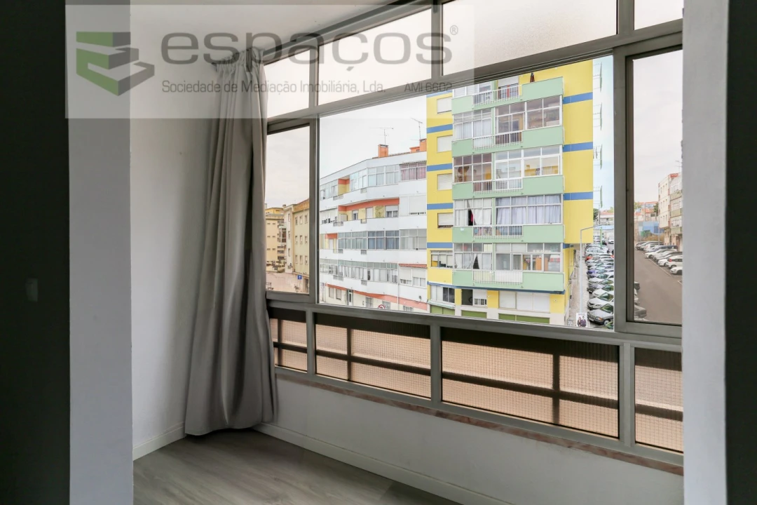 Apartamento T1 para Arrendamento em Queluz e Belas Foto 5
