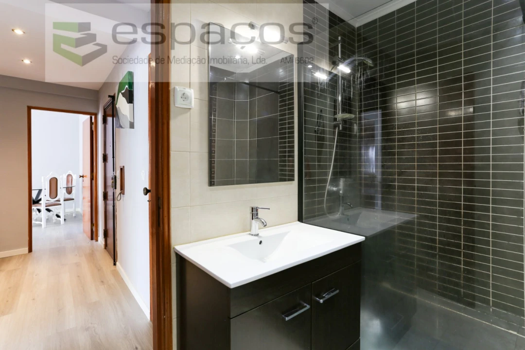 Apartamento T1 para Arrendamento em Queluz e Belas Foto 9