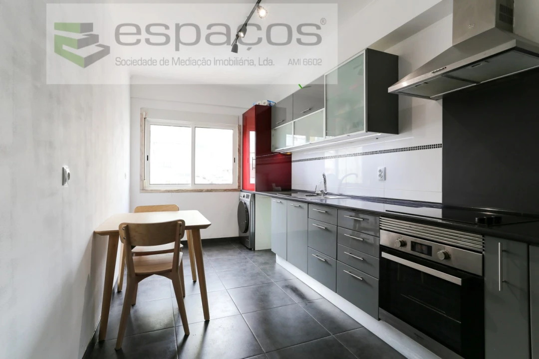 Apartamento T1 para Arrendamento em Queluz e Belas Foto 12