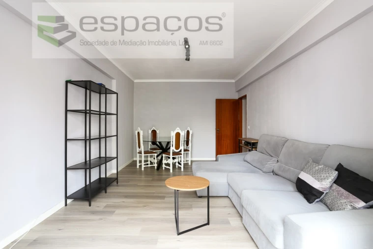 Apartamento T1 para Arrendamento em Queluz e Belas Foto 4