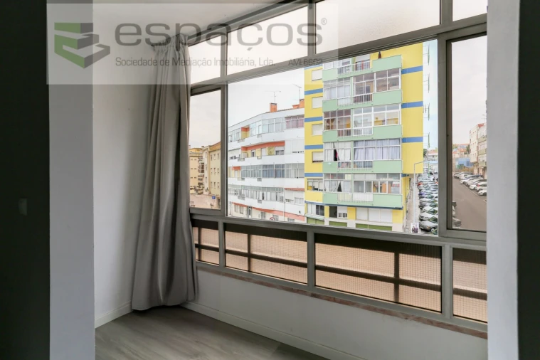 Apartamento T1 para Arrendamento em Queluz e Belas Foto 5