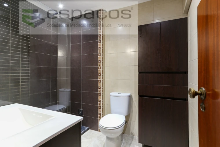 Apartamento T1 para Arrendamento em Queluz e Belas Foto 8