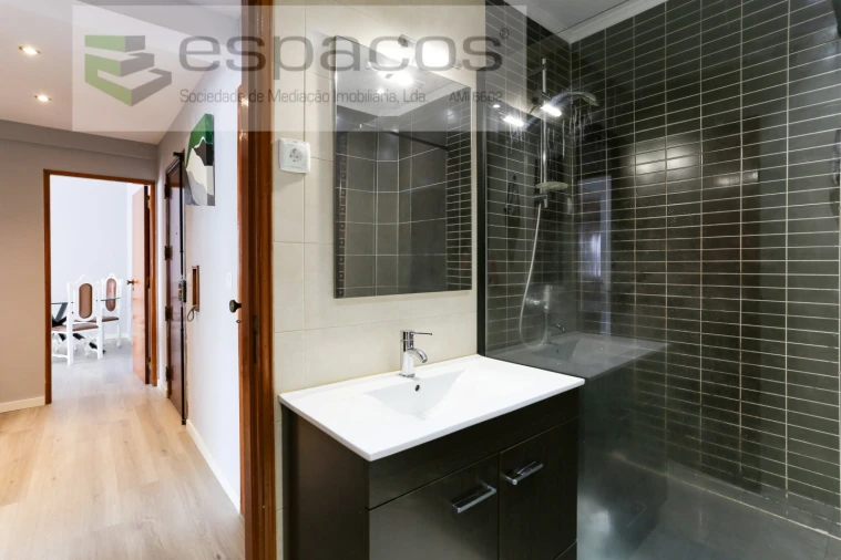 Apartamento T1 para Arrendamento em Queluz e Belas Foto 9