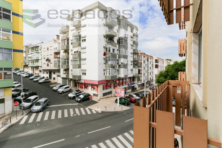 Apartamento T1 para Arrendamento em Queluz e Belas Foto 14