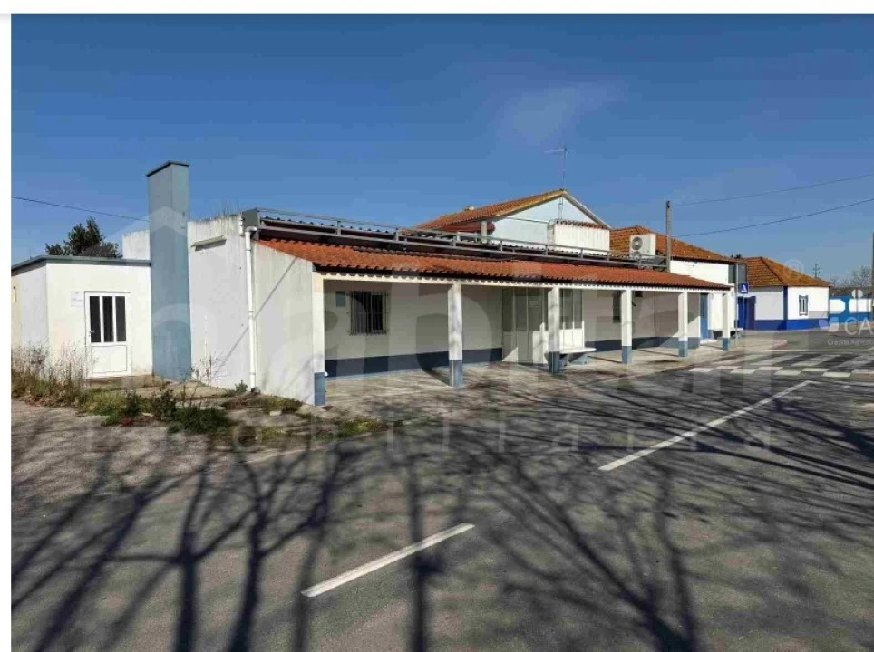 Moradia T2 para Venda em Benfica do Ribatejo Foto 1