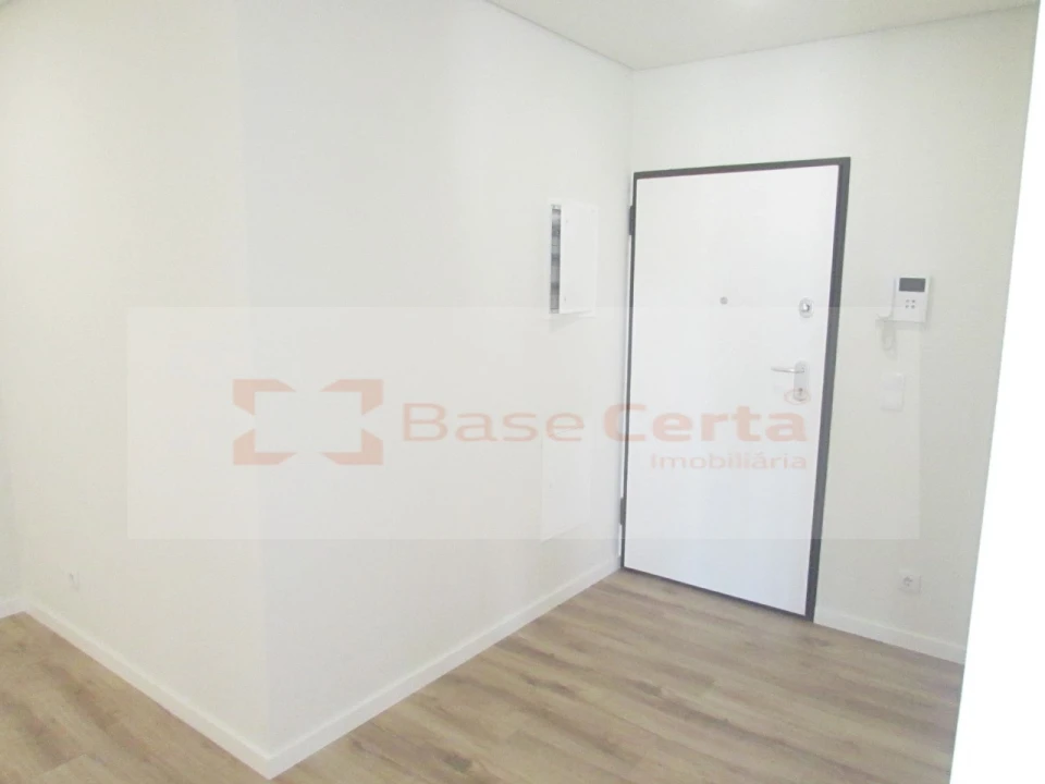 Apartamento T3 para Venda em Almada, Cova da Piedade, Pragal e Cacilhas Foto 4