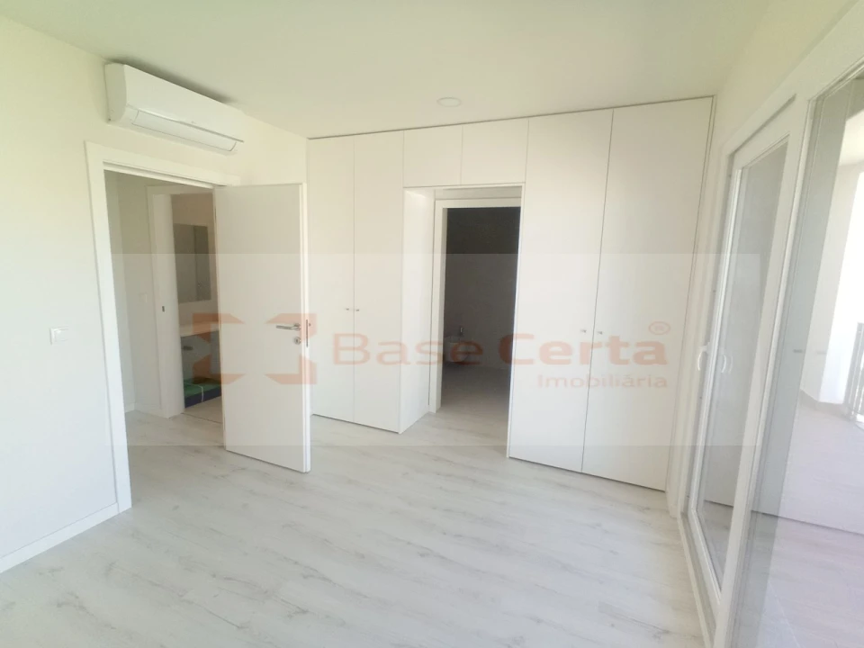 Apartamento T3 para Venda em Almada, Cova da Piedade, Pragal e Cacilhas Foto 13
