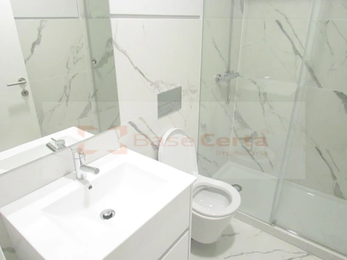 Apartamento T3 para Venda em Almada, Cova da Piedade, Pragal e Cacilhas Foto 6