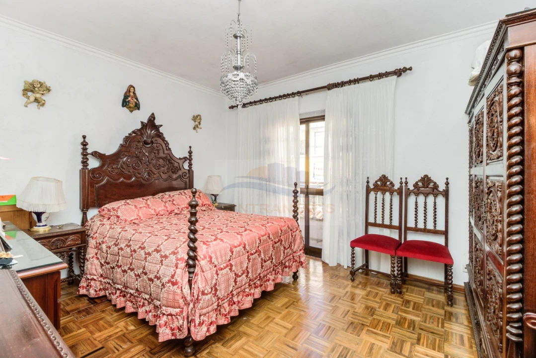 Moradia T5 para Venda em Mina de Água Foto 32