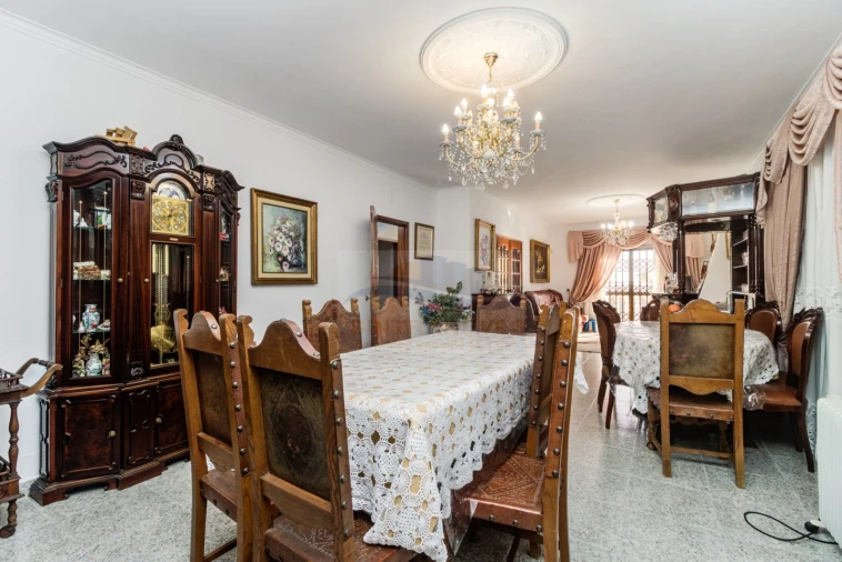 Moradia T5 para Venda em Mina de Água Foto 21