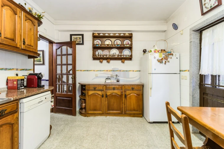 Moradia T5 para Venda em Mina de Água Foto 26