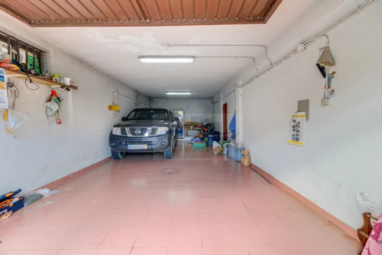 Moradia T5 para Venda em Mina de Água Foto 47