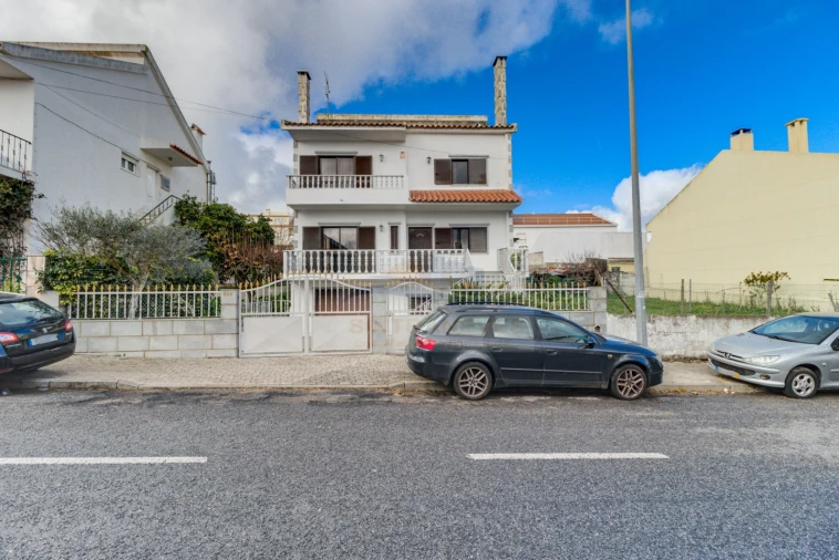 Moradia T5 para Venda em Mina de Água Foto 49