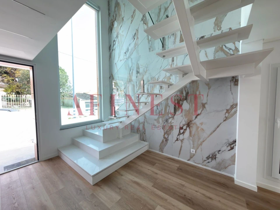 Moradia T4 para Venda em Charneca de Caparica e Sobreda Foto 9