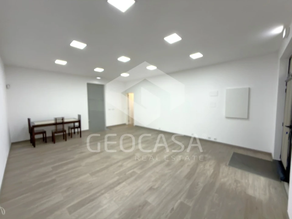 Loja para Arrendamento em Algueirão-Mem Martins Foto 2