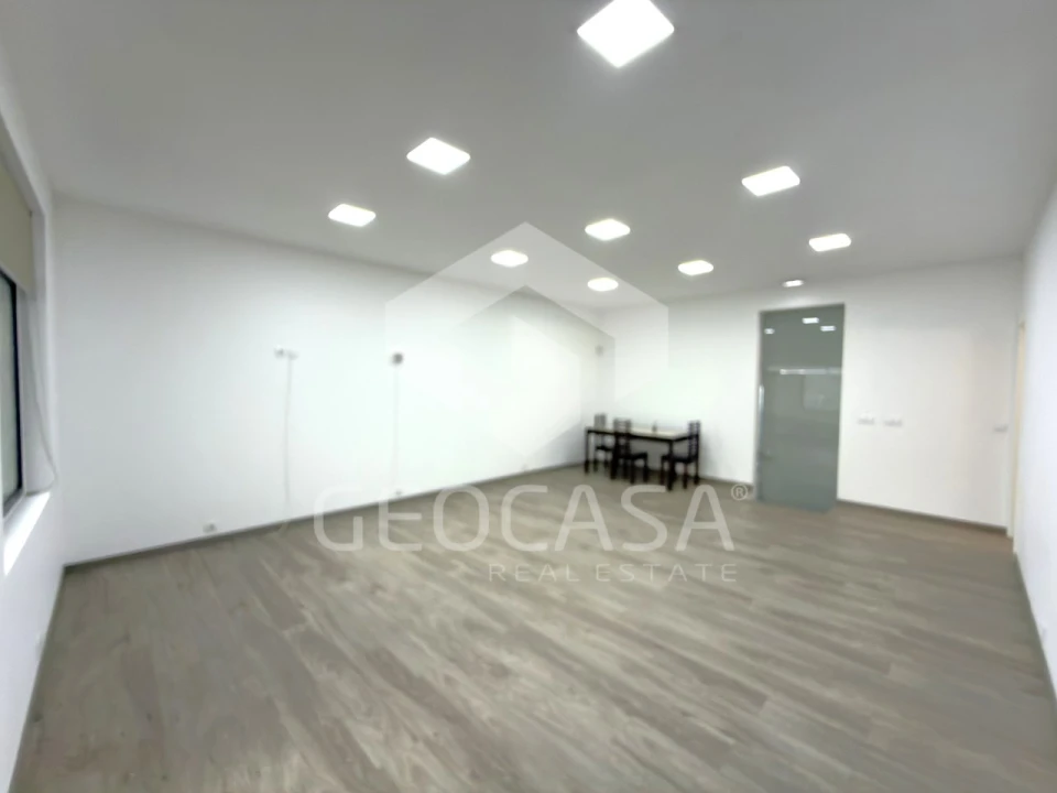 Loja para Arrendamento em Algueirão-Mem Martins Foto 5