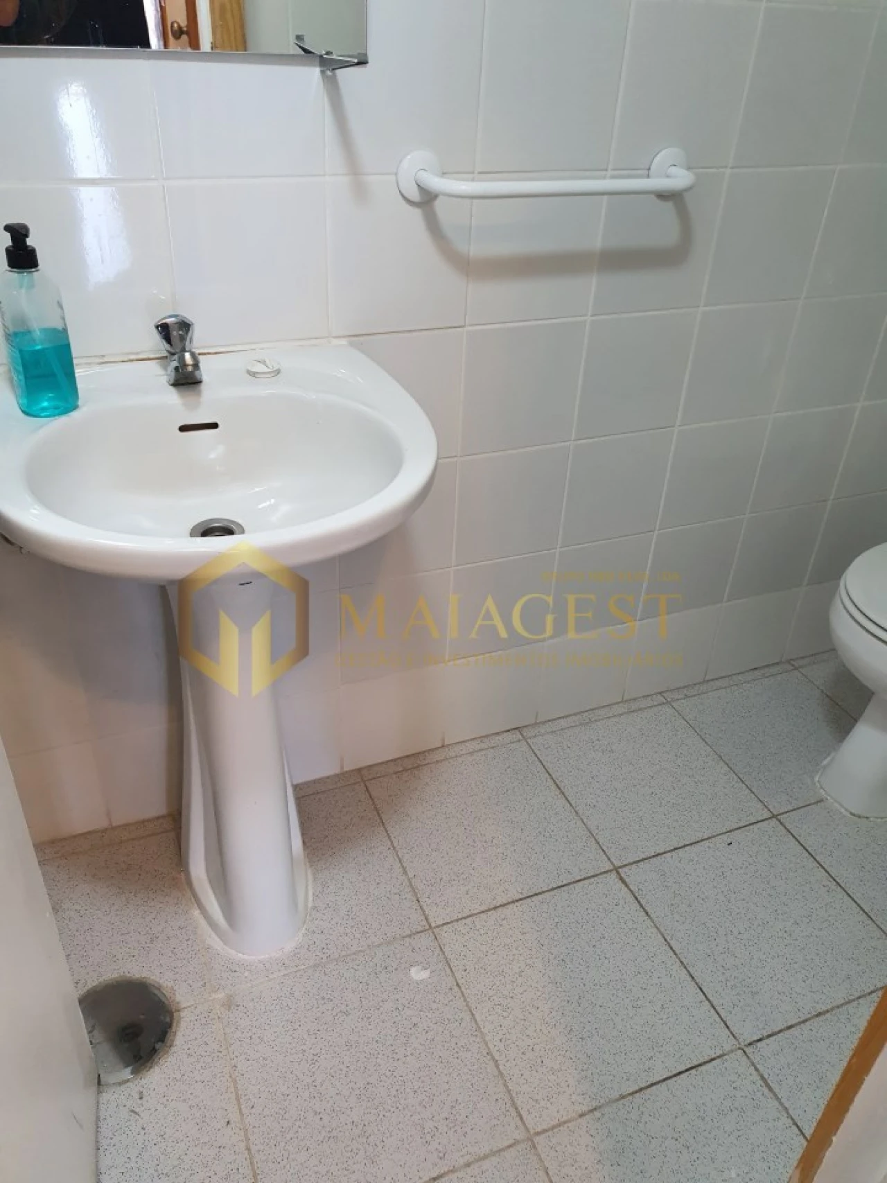 Loja para Arrendamento em Rio Tinto Foto 6