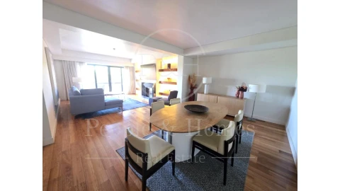 Apartamento T4 para Arrendamento em Cascais e Estoril