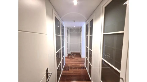 Apartamento T4 para Arrendamento em Cascais e Estoril