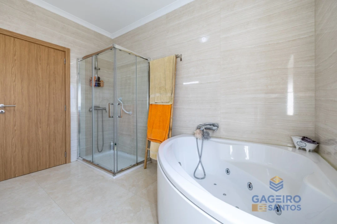 Moradia T4 para Venda em Nadadouro Foto 13