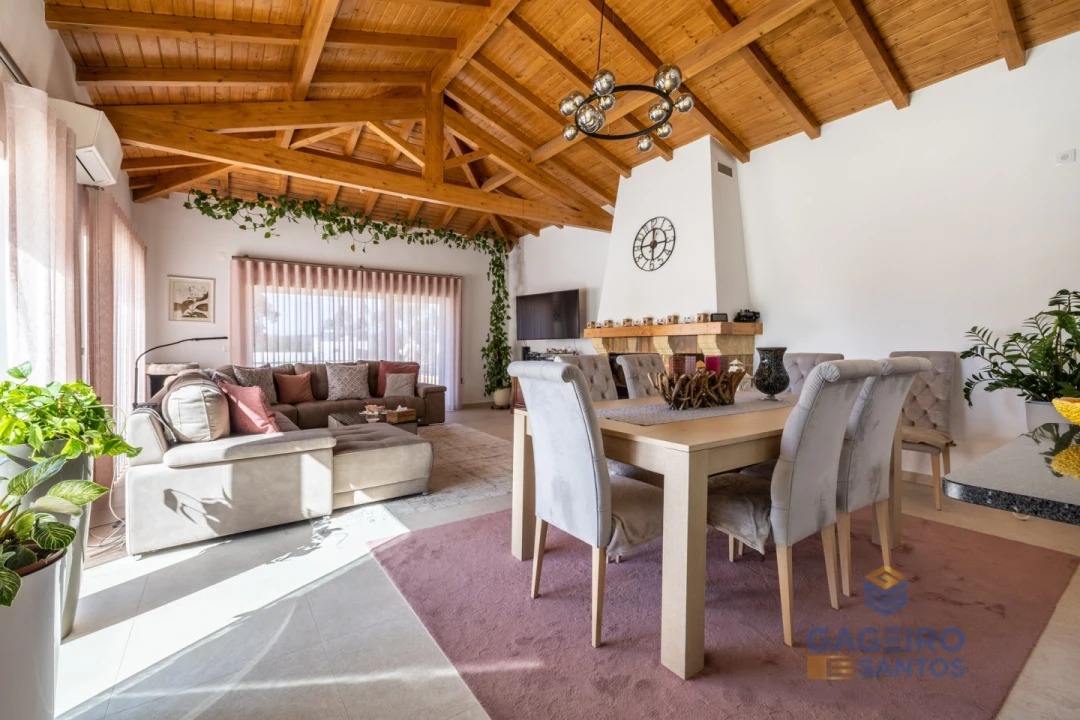 Moradia T4 para Venda em Nadadouro Foto 4