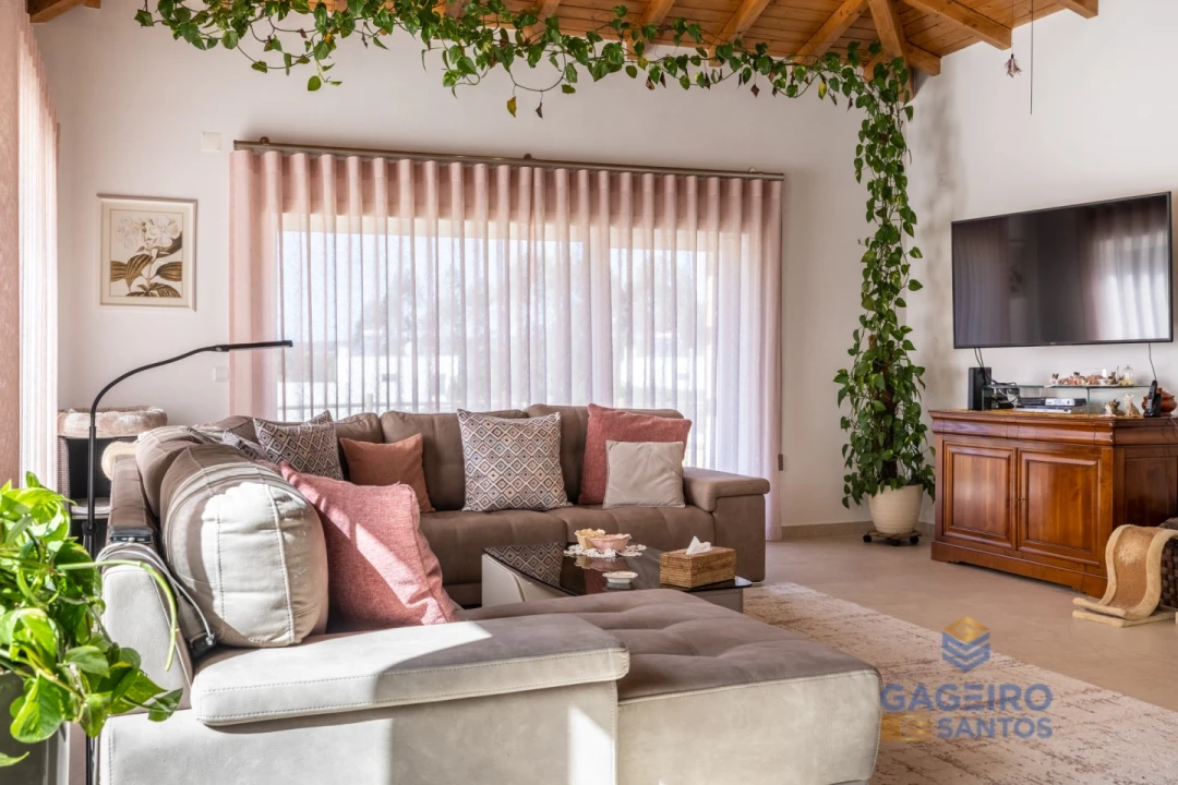 Moradia T4 para Venda em Nadadouro Foto 3