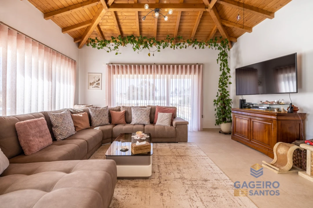 Moradia T4 para Venda em Nadadouro Foto 2