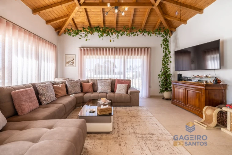 Moradia T4 para Venda em Nadadouro Foto 2