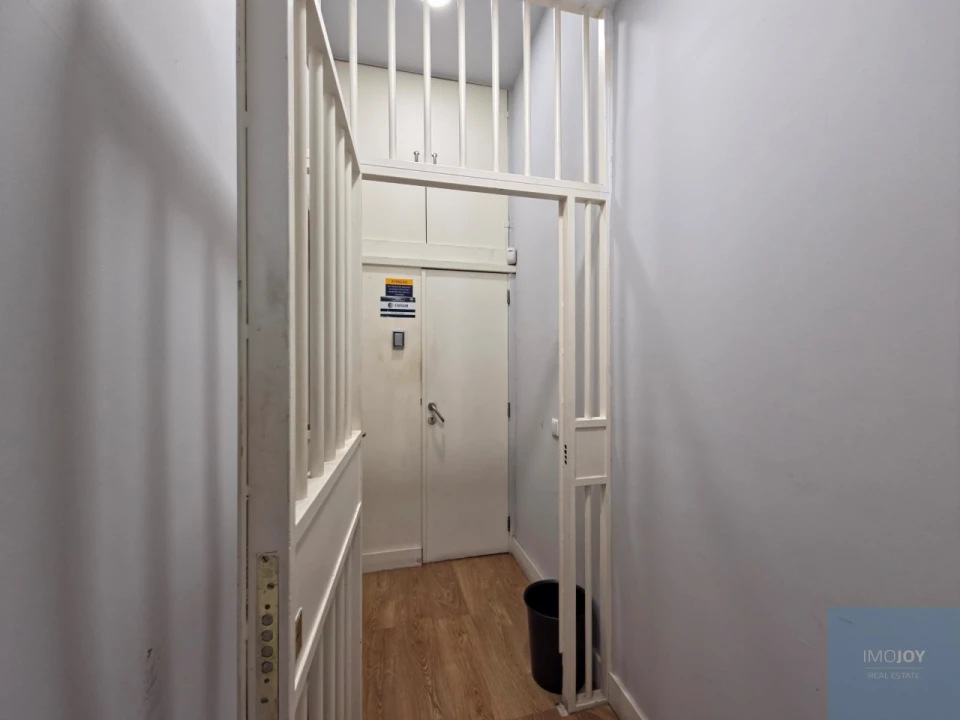 Loja para Arrendamento em Santa Maria Maior Foto 10