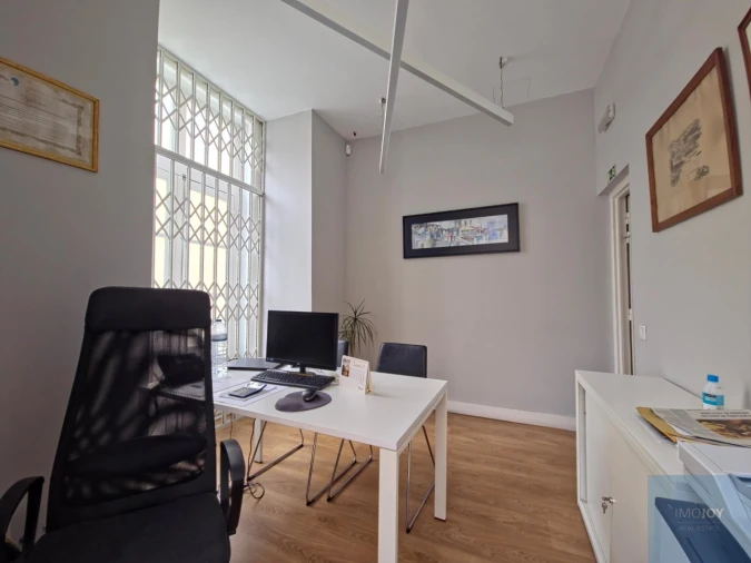 Loja para Arrendamento em Santa Maria Maior Foto 1