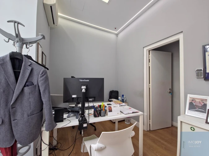 Loja para Arrendamento em Santa Maria Maior Foto 6