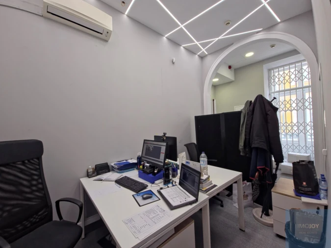 Loja para Arrendamento em Santa Maria Maior Foto 8