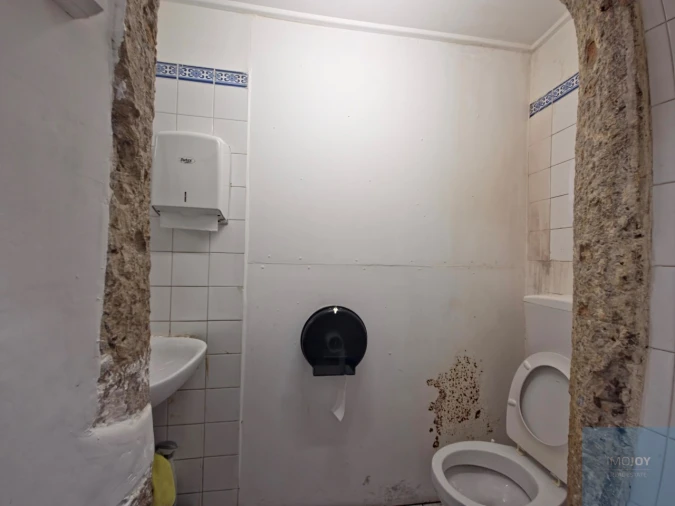 Loja para Arrendamento em Santa Maria Maior Foto 12