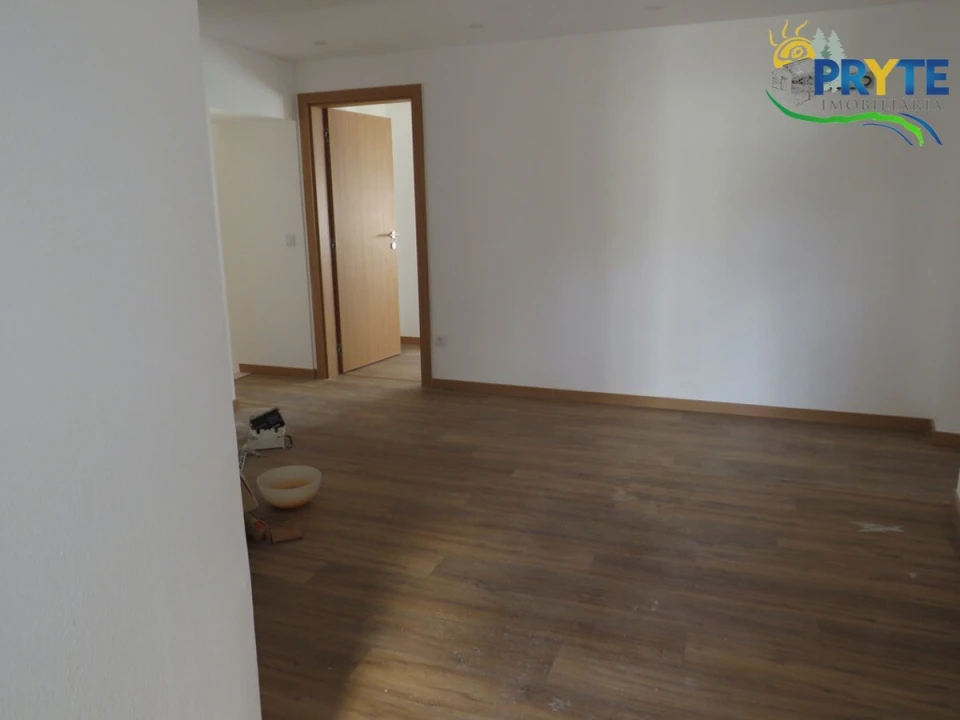 Apartamento T2 para Venda em Sertã Foto 3