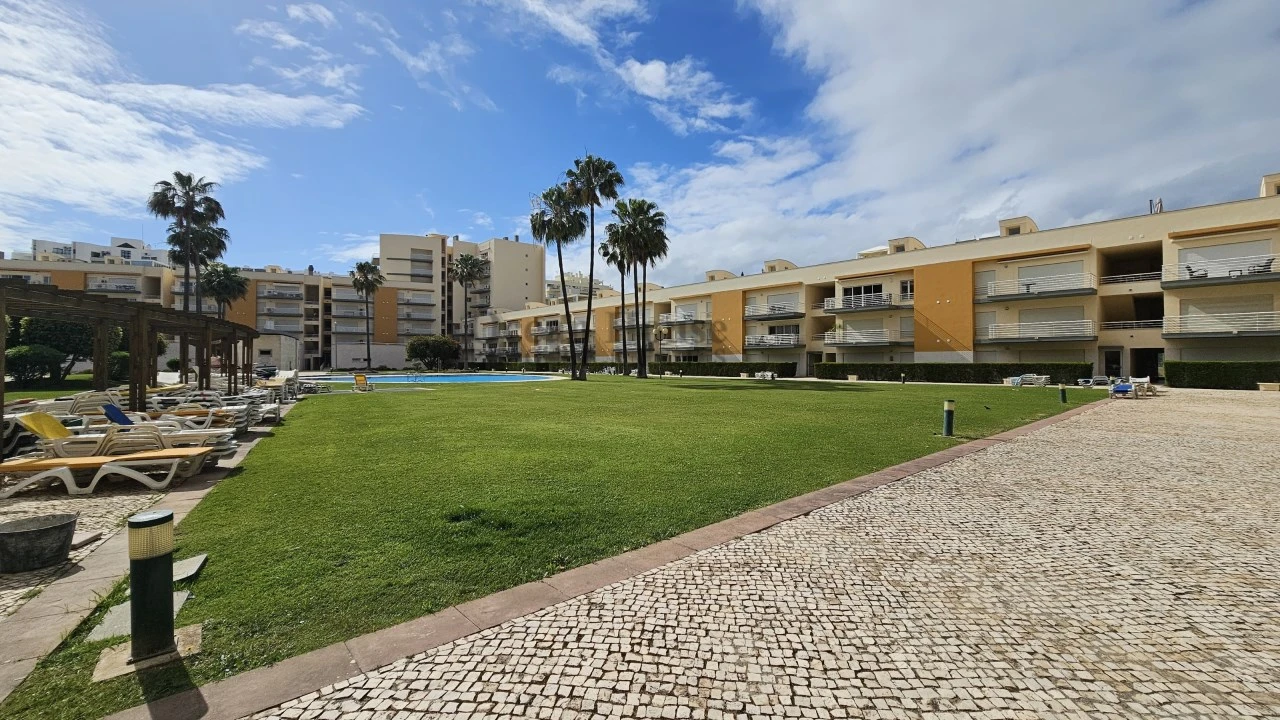 Apartamento T3 para Venda em Quarteira Foto 2