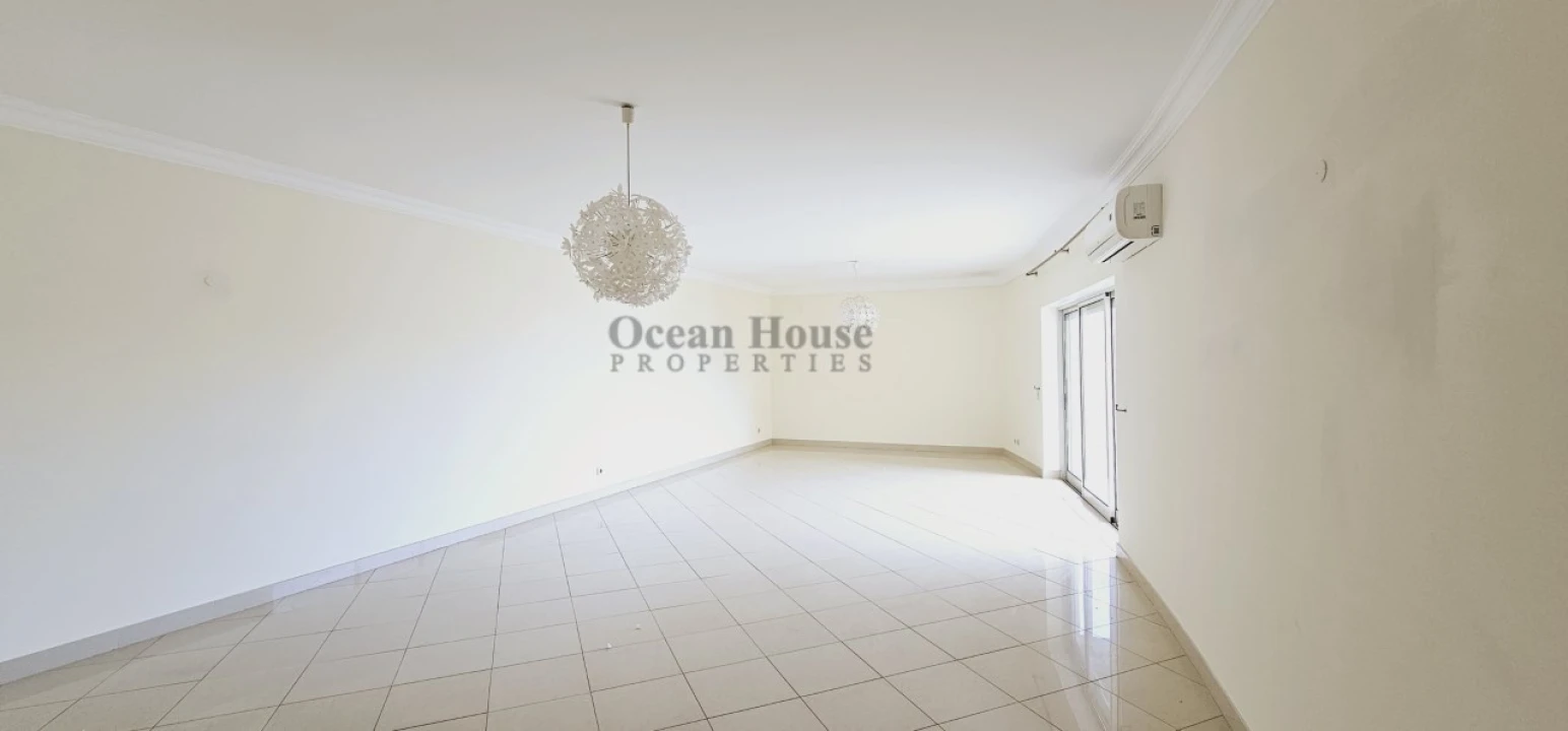 Apartamento T3 para Venda em Quarteira Foto 5