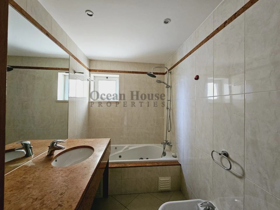 Apartamento T3 para Venda em Quarteira Foto 11