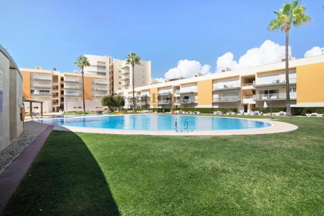 Apartamento T3 para Venda em Quarteira Foto 1