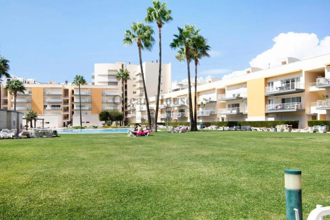 Apartamento T3 para Venda em Quarteira Foto 13