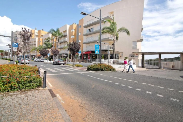 Apartamento T3 para Venda em Quarteira Foto 12